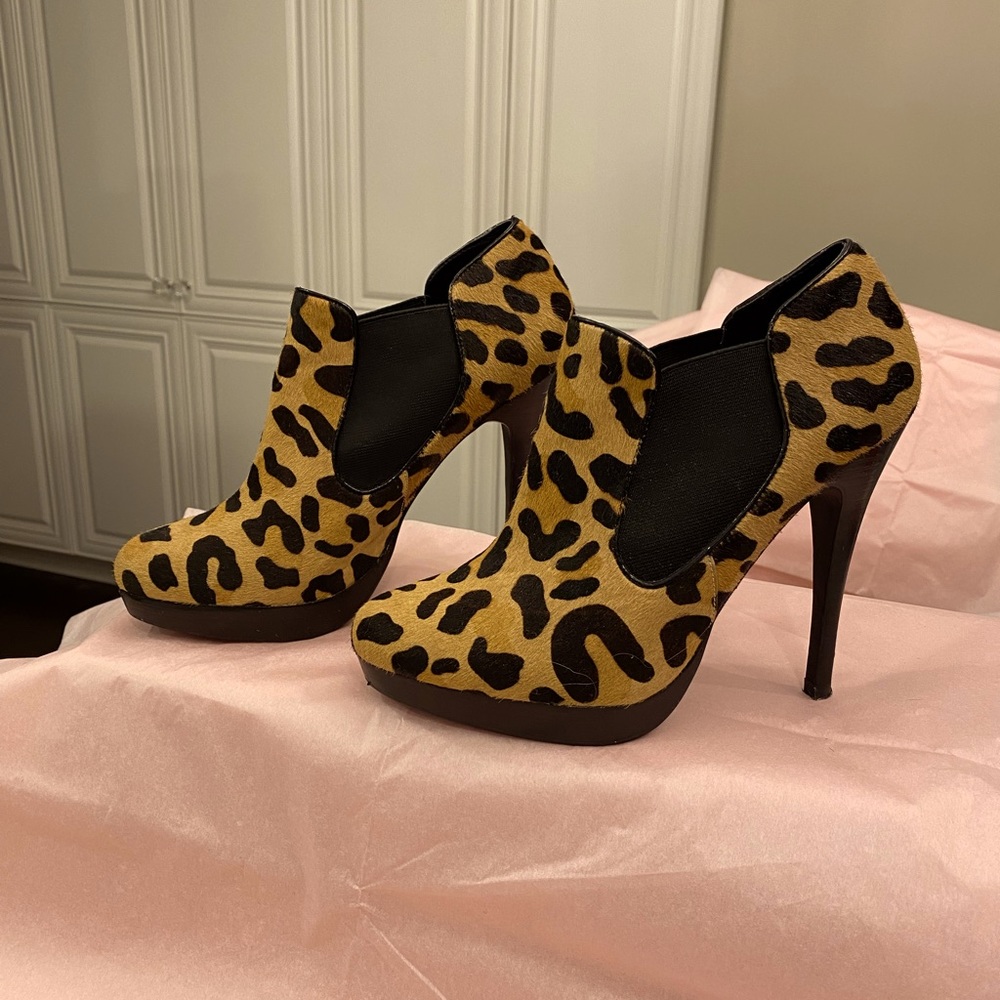 Gently Used Aldo Size 39 Leather Leopard Print Platform Bootie